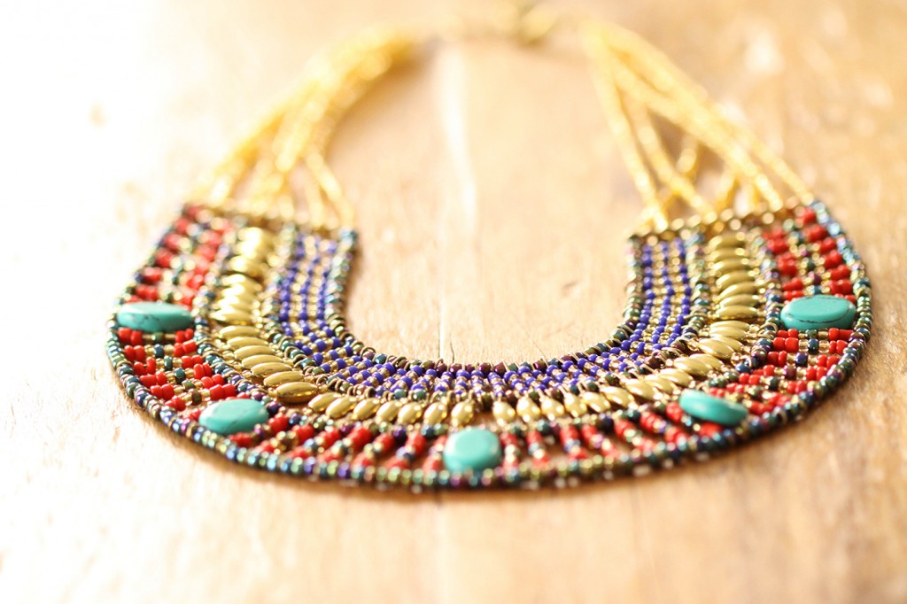 Tienda Elena - collier mexico 1 - bijou ethnique chic - perles de rocaille multicolore et doré - look bohème - amérindien