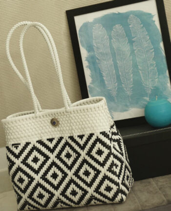 Tienda Elena – Mode et inspiration mexicaine – décoration et artisanat mexicain – fait main – hecho en Mexico – sac – cabas ethnique chic – cabas blanc et noir – ethnique chic – tendance bohème chic – 1 Tienda Elena - Mode et inspiration mexicaine - décoration et artisanat mexicain - fait main - hecho en Mexico - sac - cabas ethnique chic - cabas blanc et noir - ethnique chic - tendance bohème chic - 1