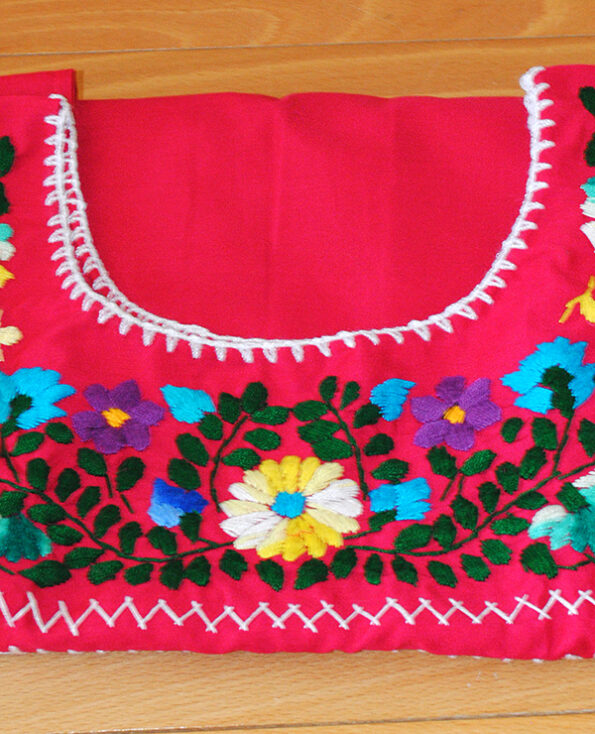 Tienda Elena - Blouse Tehuacan brodée - fushia - manches droites - artisanat mexicain - Fait main - hecho en Mexico - style bohème chic - hippie