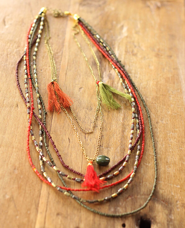 collier Chiapas 1 - Tienda Elena - perles de rocaille - orange et vert pompon - bijou ethnique - bohème chic - hippie