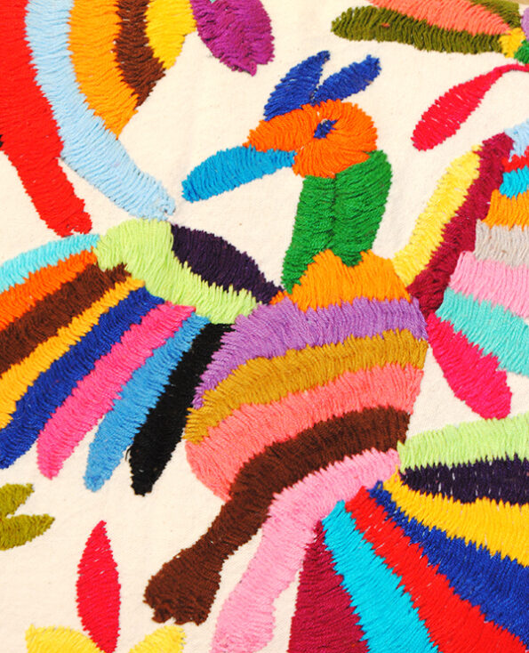 Tienda Elena - Housse Otomi brodée - tatou-oiseau - 2 - fait main - colorée - Hecho en Mexico - artisanat et créateurs mexicains - Mexique - décoration intérieure