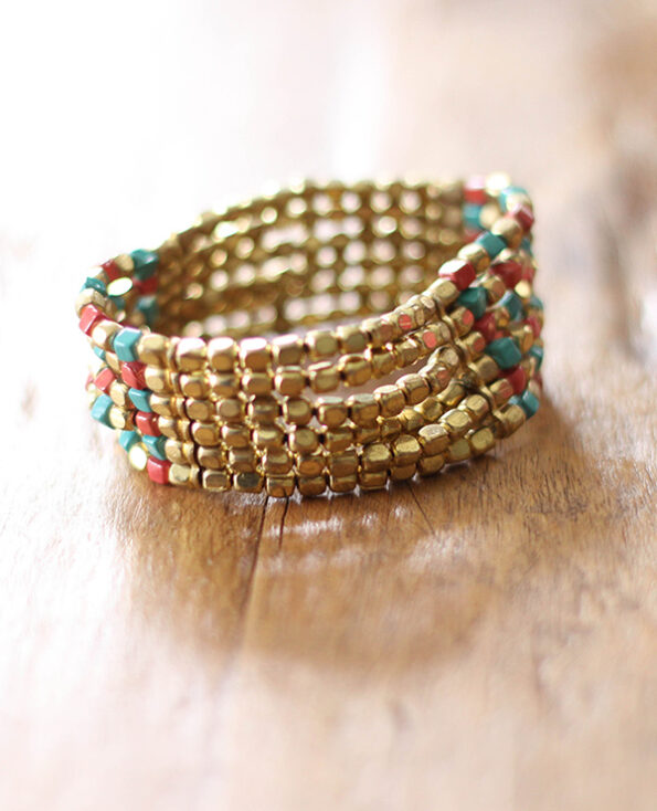 manchette veracruz - 1 - Tienda Elena - perles de rocaille - doré avec touches bleu et rouge - bijou ethnique - bohème chic - navajo
