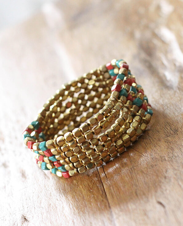 manchette veracruz - 2 - Tienda Elena - perles de rocaille - doré avec touches bleu et rouge - bijou ethnique - bohème chic - navajo