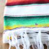 Tienda Elena - Sarape couleur principale blanc - Décoration et artisanat mexicain - Fait main - Hecho en Mexico - 2